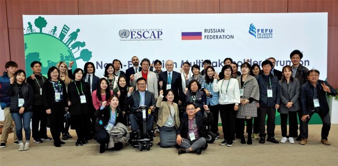 2019년 러시아 블라디보스토크 극동연방대학에서 열린 ‘동북아 SDGs 포럼’ 에 참가한 유엔에스캅 및 시민사회 관계자 기념사진