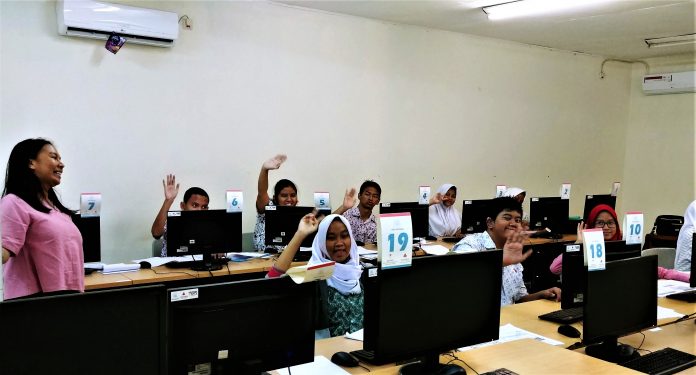 인도네시아 시민단체(YPAC} 내에 있는 ICT 교육센터