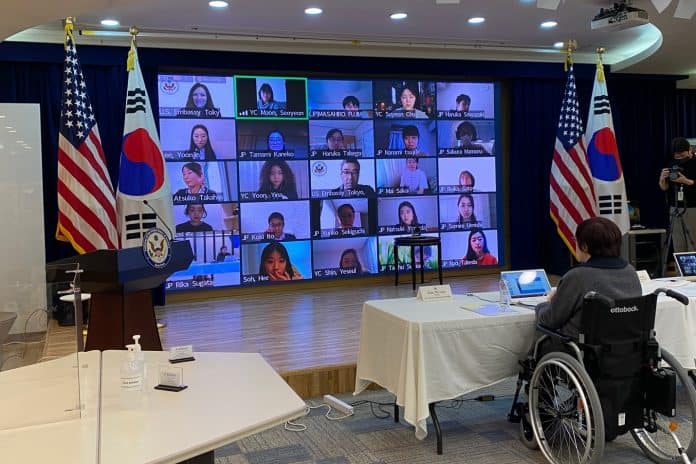 김미연위원이 온라인으로 '사회정의와 장애'에 대해 강연하고 있는 모습/사진=유엔인권정책센터