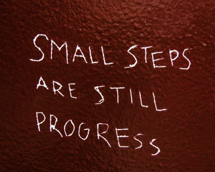 ▲small steps are still progress. /사진=언스플래쉬